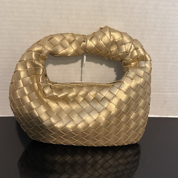 Urban Expressions Gold Tracy Woven Clutch Vegan Material Designer Inspired NWT - Picture 4 of 10
